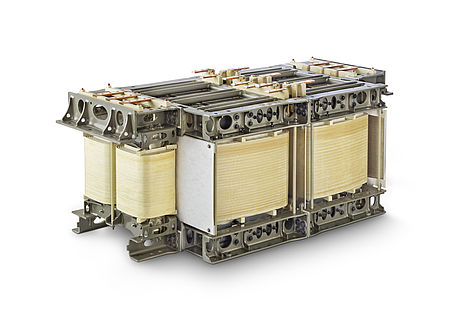 机车车辆牵引变压器